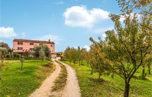 Cepic Apartment | 3 Bedroom Awesome Apartment In Oprtalj