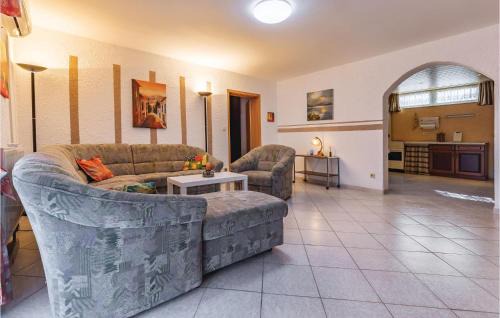 Pavicini Apartment | 3 Bedroom Awesome Apartment In Pavicini