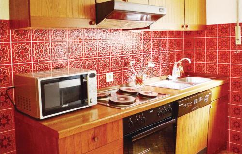 Breuna Apartment | 3 Bedroom Awesome Apartment In Breuna