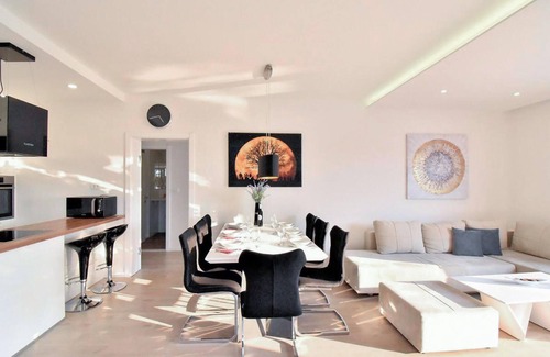 Veliko Brdo House | 3 bedroom awesome home in Makarska