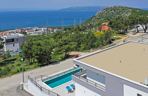 Veliko Brdo House | 3 bedroom awesome home in Makarska