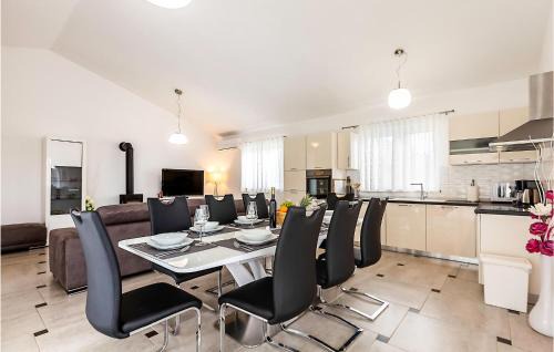 Smoljanci House | 3 Bedroom Awesome Home In Vodnjan