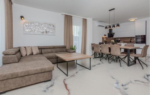 Vrsi House | 3 Bedroom Awesome Home In Vrsi