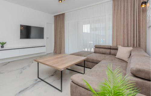 Vrsi House | 3 Bedroom Awesome Home In Vrsi