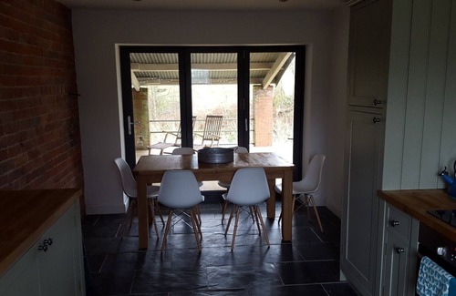 Llanwrtyd Wells House | 3 Bedroom Barn - sleeps 8 (Hot Tub)