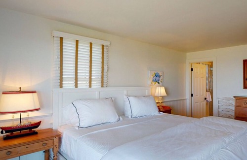 Nantucket Cottage | 3 Bedroom Beach Front Cottage - 16 Sheep Pond Road