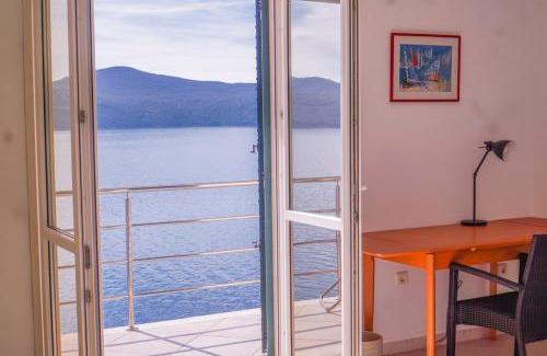 Slano House | 3 Bedroom Beach House with private sea access