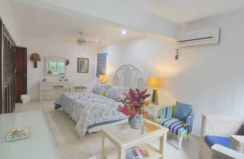 Club Santiago Condo | 3 Bedroom beachfront condo right on sandy beach