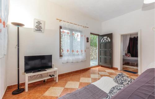 Jadranovo Apartment | 3 Bedroom Beautiful Apartment In Jadranovo