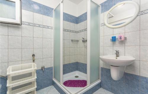Viskovici Apartment | 3 Bedroom Beautiful Apartment In Labin