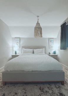 Portsmouth House | 3 Bedroom Beautiful Home with Garden, AC, Hot Tub