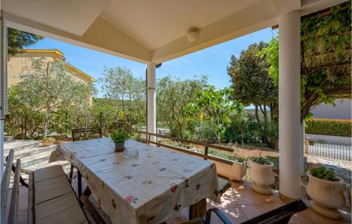 Peruski House | 3 Bedroom Beautiful Home In Pavicini