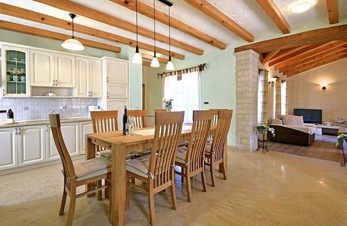 Jakovici House | 3 bedroom beautiful home in Tinjan
