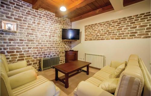 Tomicici House | 3 Bedroom Beautiful Home In Tivat