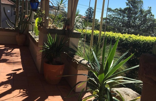 Bronte House | 3 bedroom Bronte beach house with garden, directly opposite Bronte Park & beach