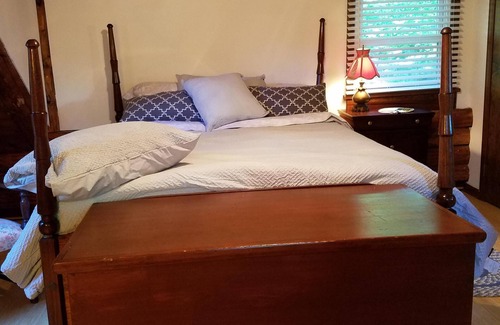 Penns Park House | 3-Bedroom Bucks County Carpenter's Retreat with Contemporary Flair