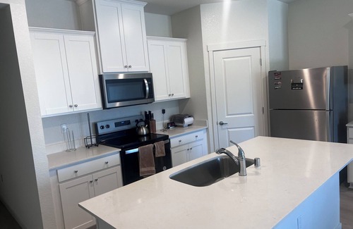 Stockton House | 3-bedroom bungalow in tranquil Stockton with parking garage