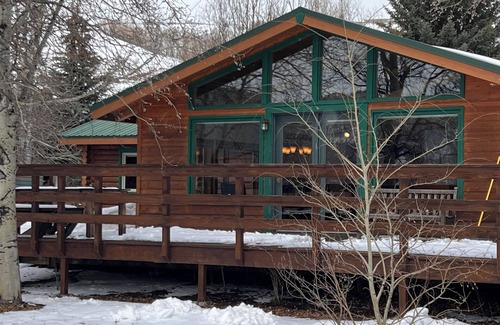 Bozeman Cabin | 3-bedroom cabin in beautiful Bridger Canyon