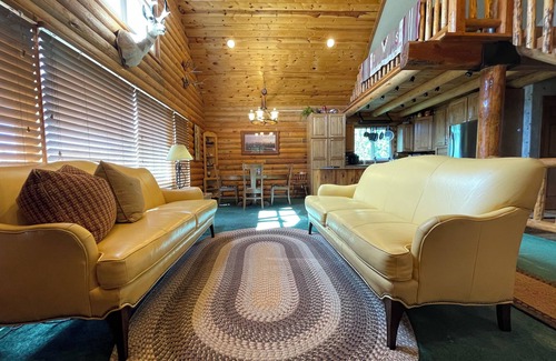 Irwin Cabin | 3-bedroom cabin in beautiful Palisades with AC, WiFi