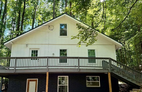 Buford Cabin | 3 bedroom Cabin on Lake Lanier Buford with WiFi, AC