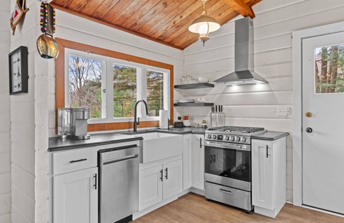 Enosburg Falls Cabin | 3-bedroom cabin just 27 minutes from Jay Peak Ski Resort