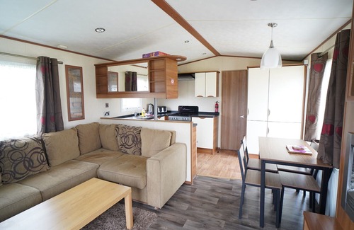 Hunstanton Ski Chalet | 3 bedroom Caravan at Manor Park Hunstanton
