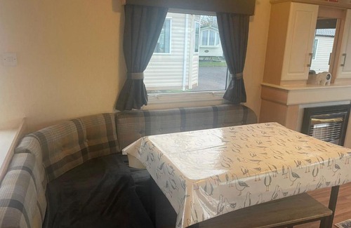 Porthcawl House | 3 Bedroom Caravan - Maples 126, Trecco Bay
