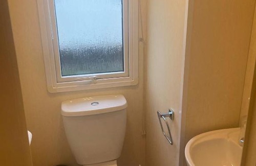 Porthcawl House | 3 Bedroom Caravan - Maples 126, Trecco Bay