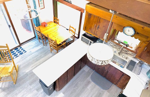 West Townshend Ski Chalet | 3+ -bedroom chalet with loft just 10 minutes from Magic, 15 minutes to Stratton