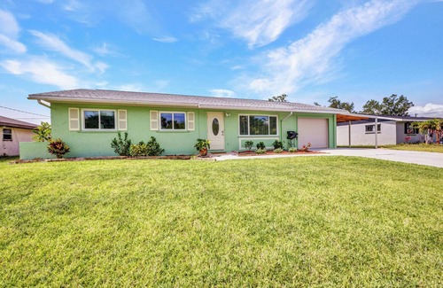 Port Charlotte House | 3 bedroom, Close to many restaurants