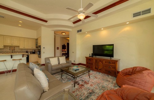 Herradura Condo | 3 Bedroom Condo with Beach Club & Ocean Views