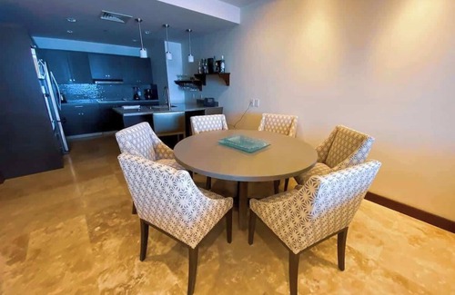 Barrio Los Faroles Apartment | 3 Bedroom Condo in Croc's Casino Resort