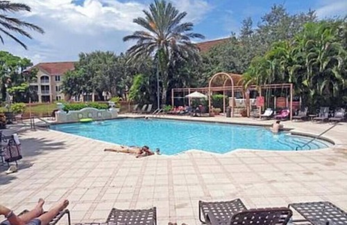 Vamo Condo | 3-bedroom condo in enchanting Sarasota with WiFi, AC, fitness room