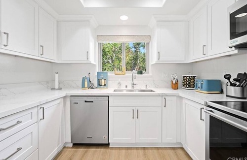Laguna Niguel Condo | 3 Bedroom Condo L-460443 by Houzlet