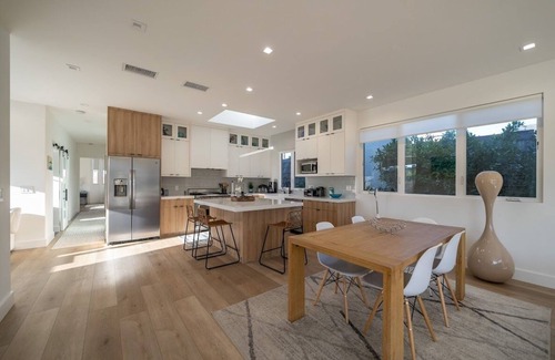 Marina Peninsula Condo | 3-bedroom condo, steps to Venice Beach and Venice Beach Boardwalk