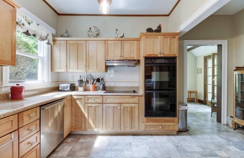 Valley Springs House | 3 Bedroom Cottage in the Heart of Hot Springs