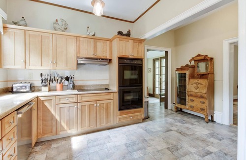Valley Springs House | 3 Bedroom Cottage in the Heart of Hot Springs