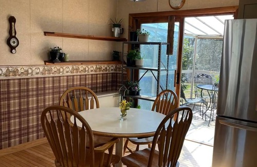 Woodstock House | 3 Bedroom cottage in Lake Bunggee Neighborhood