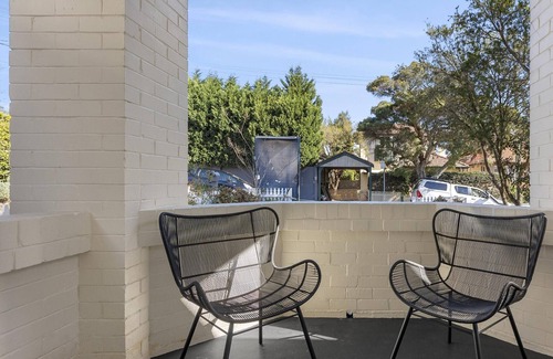 Cremorne House | 3 Bedroom Cottage - Near Cremorne Waters Edge!