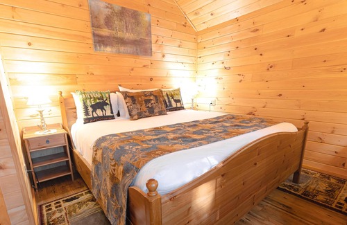 Long Lake Cottage | 3 Bedroom Cottage, sleeps 8