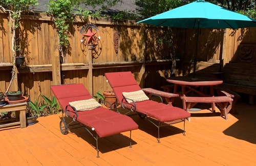 Wilmington Cottage | 3 Bedroom Cottage w/Hot Tub- 4 miles to Beach, 4 miles to Downtown and 1 to UNCW