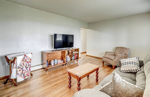 Sheridan House | 3 bedroom country home 15 minutes to Grand Park