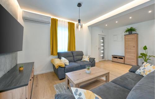 Krapina-Zagorje House | 3 Bedroom Cozy Home In Vrtnjakovec