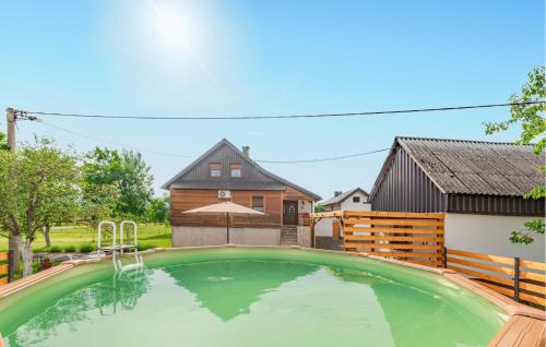 Gospic House | 3 Bedroom Cozy Home In Klanac