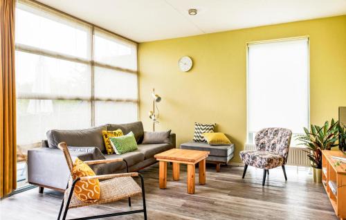 Vlagtwedde House | 3 Bedroom Cozy Home In Vlagtwedde