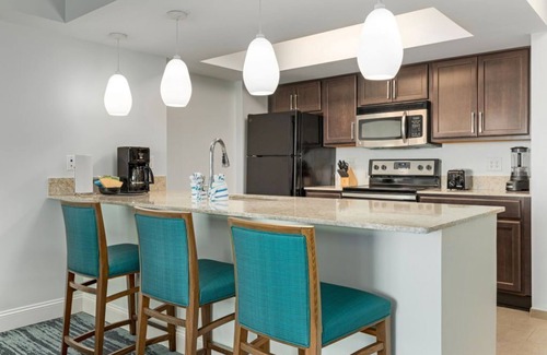 Cherry Grove Beach Resort | 3-bedroom deluxe in the fabulous Towers on the Grove.
