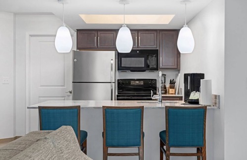 Cherry Grove Beach Resort | 3-bedroom deluxe in the fabulous Towers on the Grove.