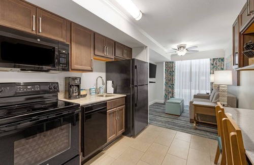 Cherry Grove Beach Resort | 3-bedroom deluxe in the fabulous Towers on the Grove.