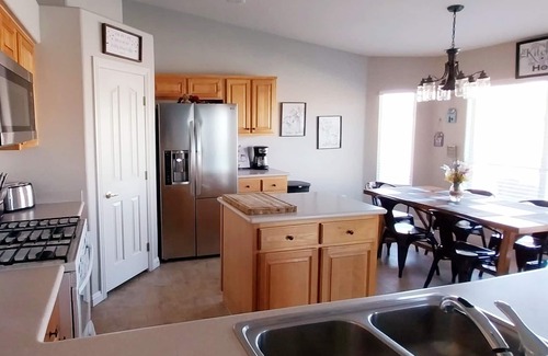 North Las Vegas House | 3 Bedroom Desert Oasis