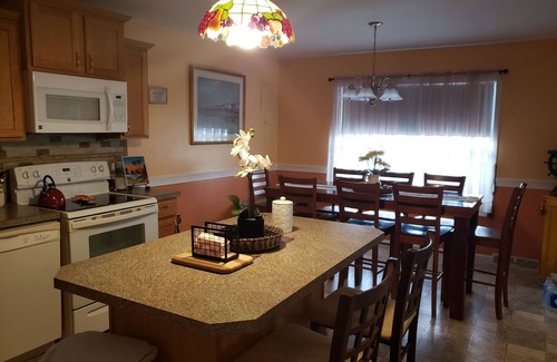 Villas House | 3 bedroom down the street from the Bay
